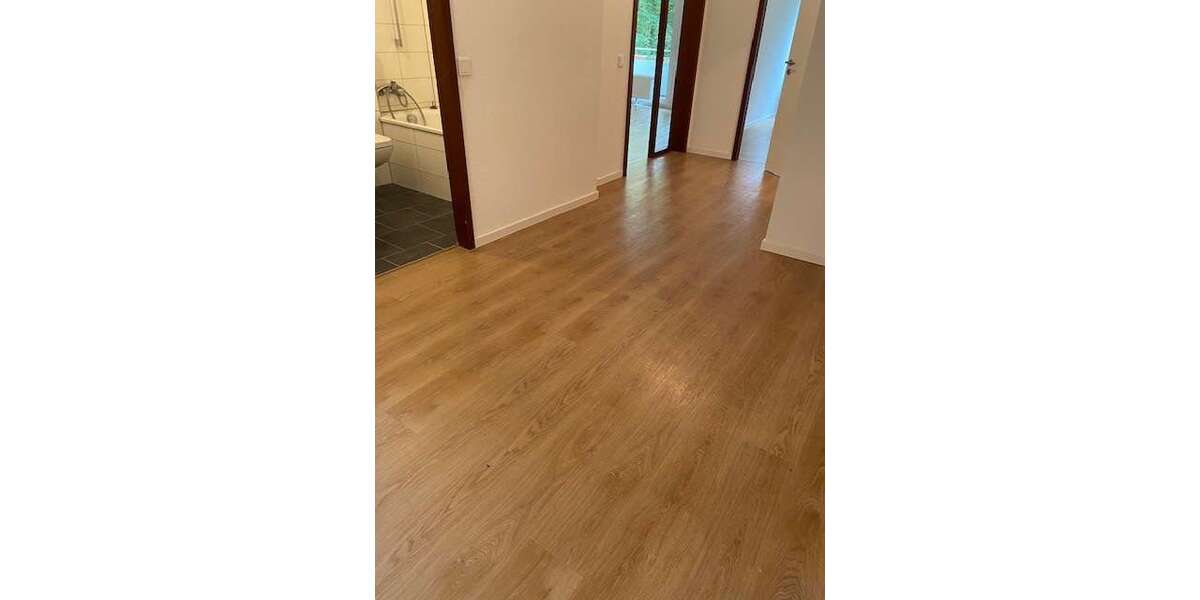 Etagenwohnung Siegen - 3 Zimmer, 81 m&sup2;, 649&euro; | Angebot:27352406