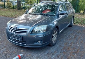 Toyota Avensis 225.000 km 1.000 &euro; Siegen 57076
