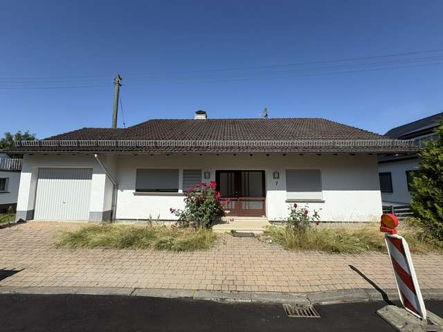Etagenwohnung Scheuerfeld - 4 Zimmer, 120 m&sup2;, 820&euro; | Angebot:26963153