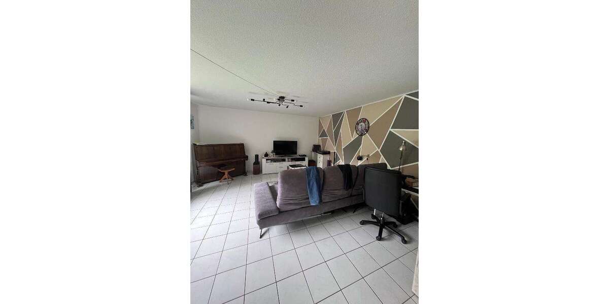 Etagenwohnung Siegen Dillnhütten - 2 Zimmer, 80 m&sup2;, 650&euro; | Angebot:25203076