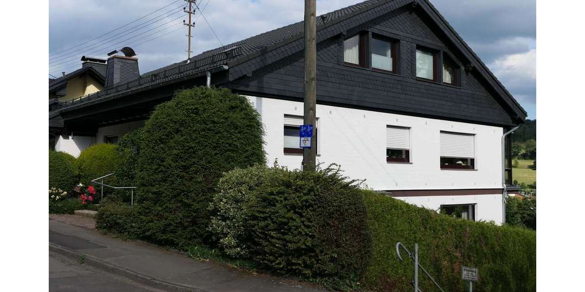 Etagenwohnung Hilchenbach - 4 Zimmer, 112 m&sup2;, 810&euro; | Angebot:27328982