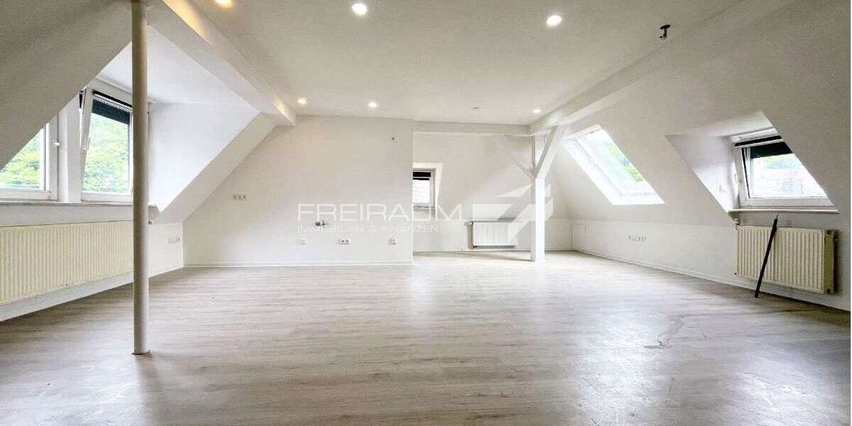 Etagenwohnung Neunkirchen - 4 Zimmer, 132 m&sup2;, 1.200&euro; | Angebot:27056450