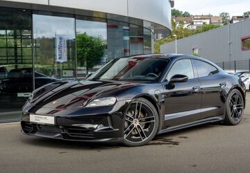 Porsche Taycan 4.911 km 131.600 &euro; Siegen 57080