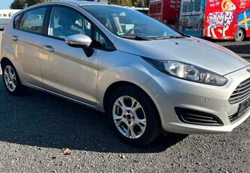 Ford Fiesta 145.230 km 2.400 &euro; Eschenburg - Hirzenhain 35713